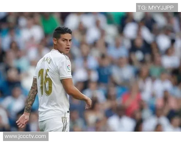 克洛斯：从德国足球传奇到世界足坛的金靴巨星之路