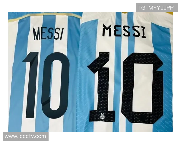 全球足坛经典传奇：老一辈足球巨星前十排名与辉煌事迹解析